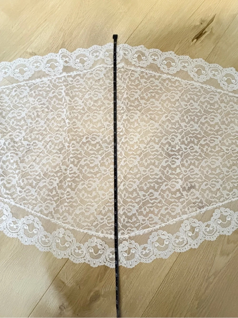 Vintage White Floral Lace Diamond Scarf | Retro 1960s Coquette Head Wrap